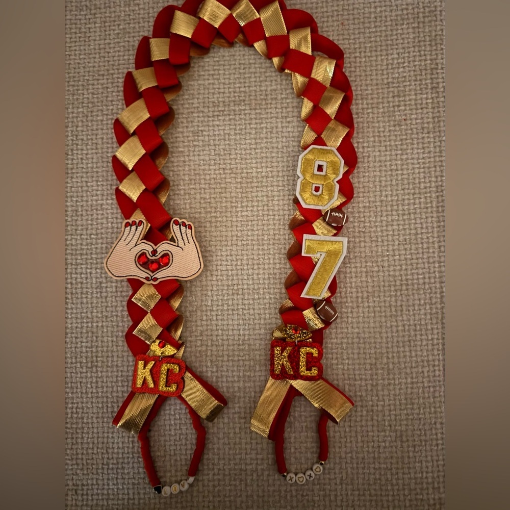 Kansas City Chiefs Superbowl Lei  Swiftie Swelce NFL  Football Fan Swag